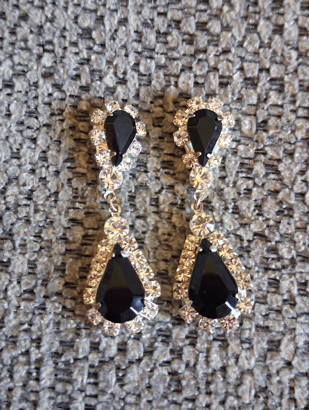 Elegant Vintage Black Teardrop Dangle Earrings with Clear Crystals